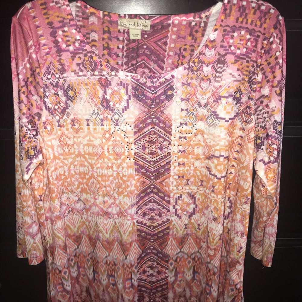 🎉NWOT “Live and Let Live top🎉